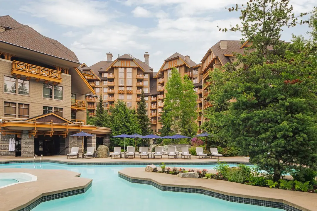 Picture of Four Seasons resort and pool in Whistler