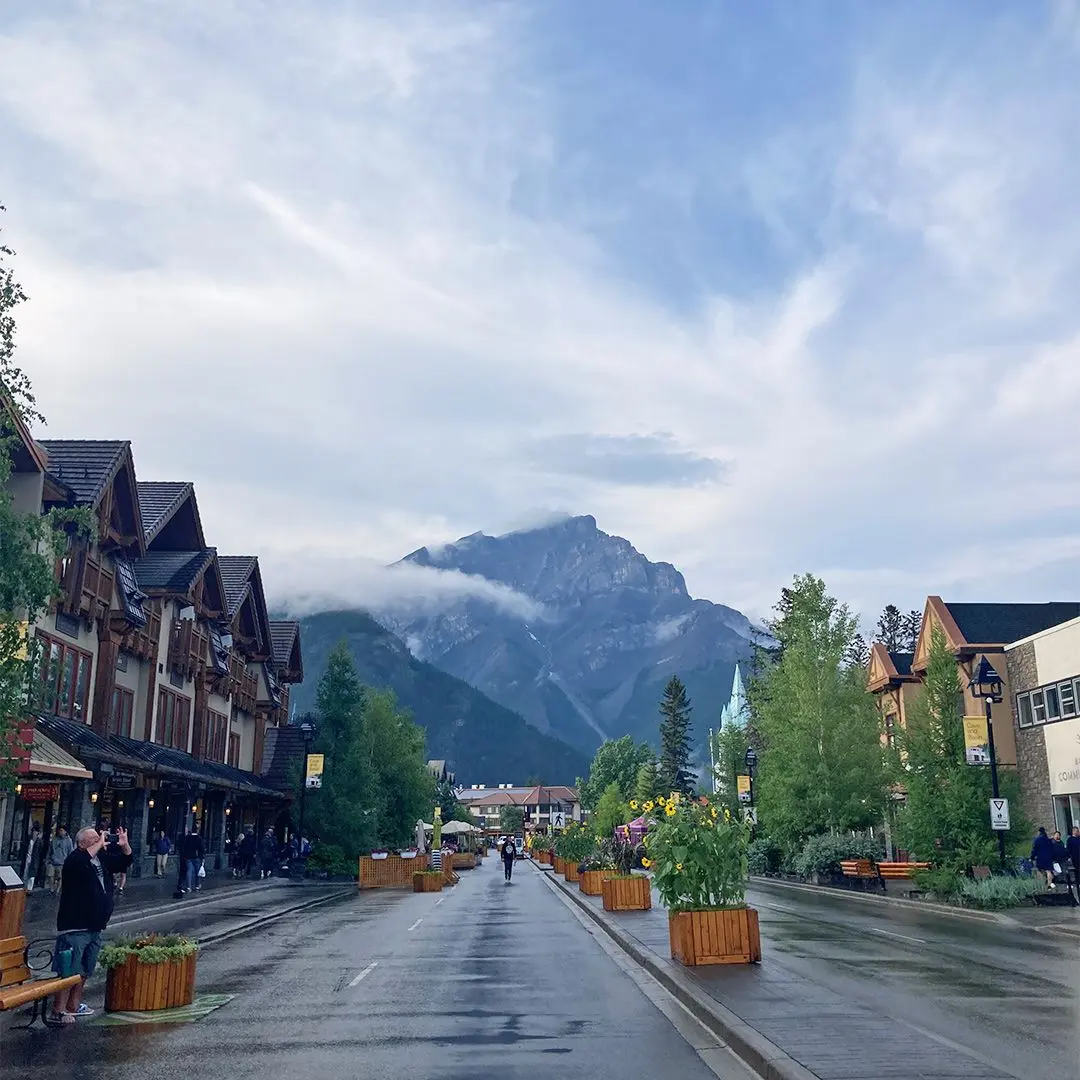 Resort_Banff_Victoria1.jpg